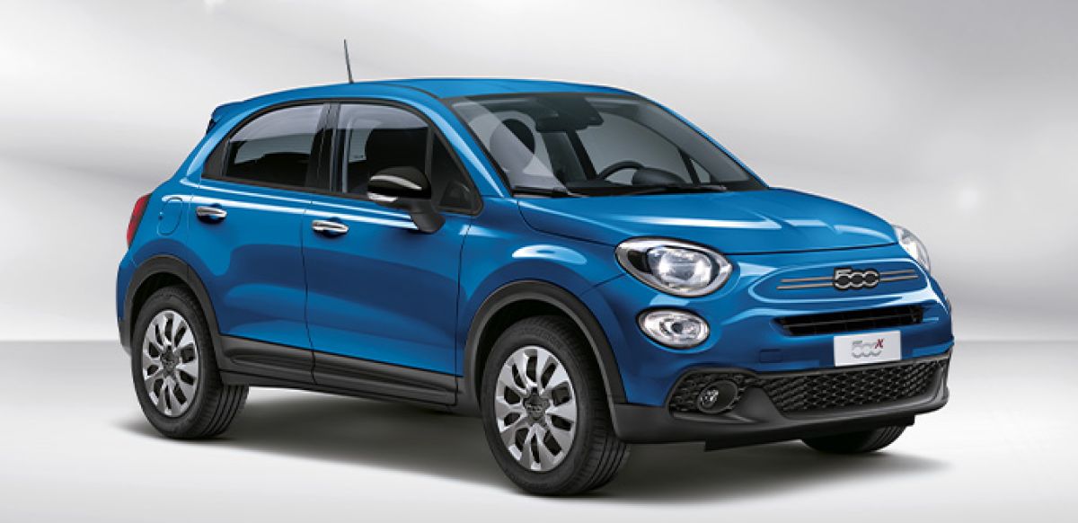 Fiat 500X exterior in Italia Blue on a white background