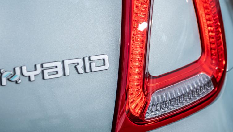 Hybrid car badge on Fiat 500